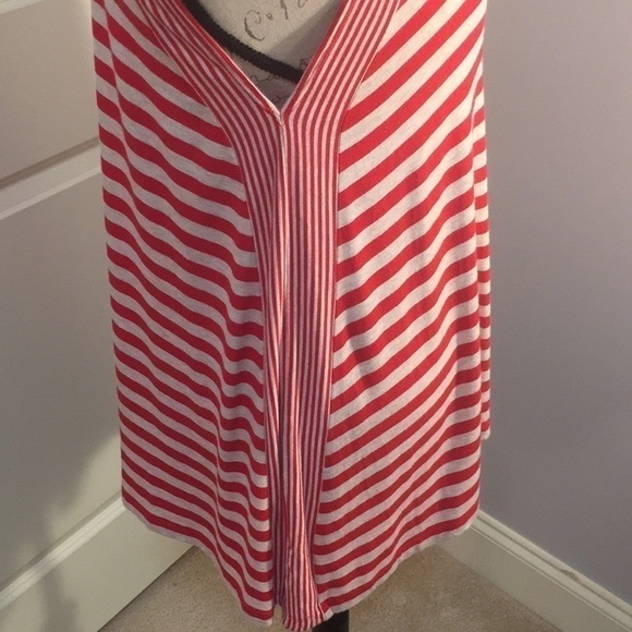 MAX STUDIO Red/Cream Striped Sleeveless Top Large - Like New - Picture 7 of 8